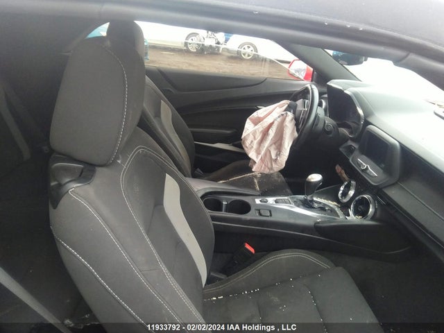 Chevrolet Camaro 2017 1G1FB3DX5H0214757 Image 5