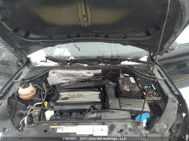 WVGJV7AX4GW617818 Volkswagen Tiguan
