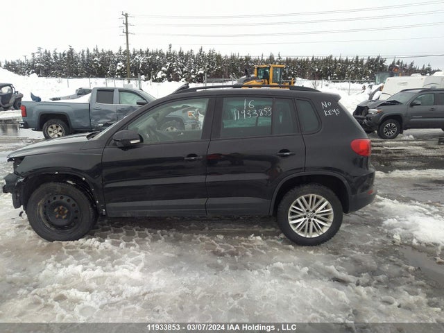 WVGJV7AX4GW617818 Volkswagen Tiguan