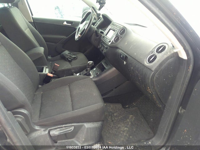 WVGJV7AX4GW617818 Volkswagen Tiguan