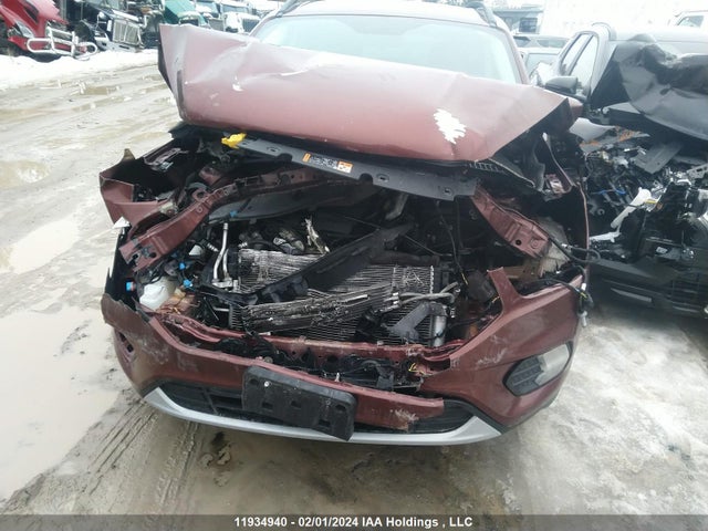 1FMCU0GD6JUB17775 Ford ESCAPE SE
