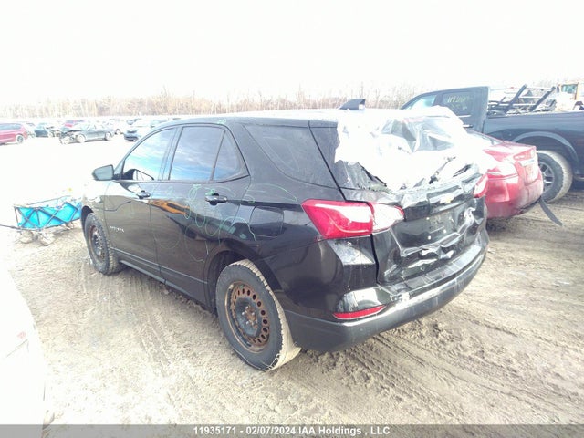 Chevrolet EQUINOX LS 2018 2GNAXHEV8J6270984 Image 3