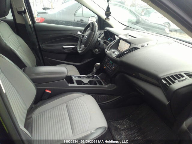 1FMCU0GD6HUA42036 Ford ESCAPE SE
