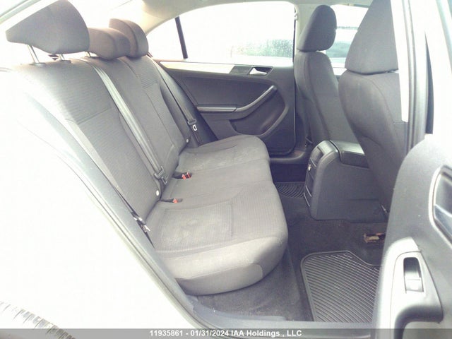 3VW167AJ7GM274626 Volkswagen JETTA SEDAN