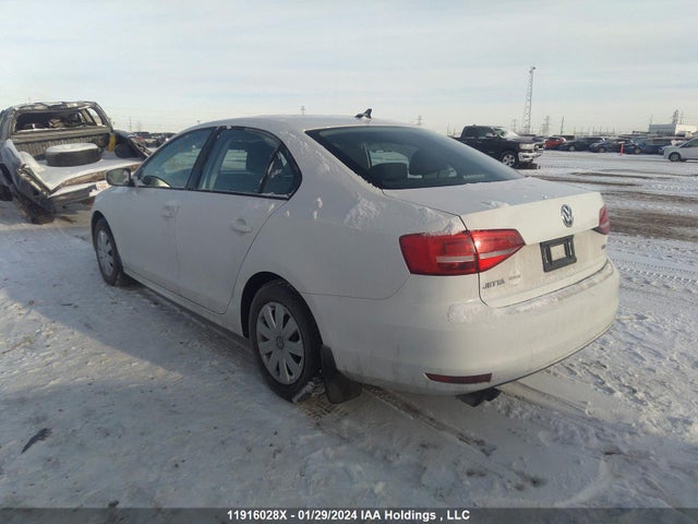 11916028 :رقم المزاد ، 3VWD07AJ5FM211571 vin ، 2015 Volkswagen Jetta Sedan Td1 Turbo Diesel مزاد بيع