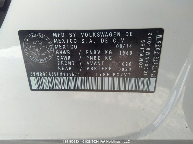 11916028 :رقم المزاد ، 3VWD07AJ5FM211571 vin ، 2015 Volkswagen Jetta Sedan Td1 Turbo Diesel مزاد بيع