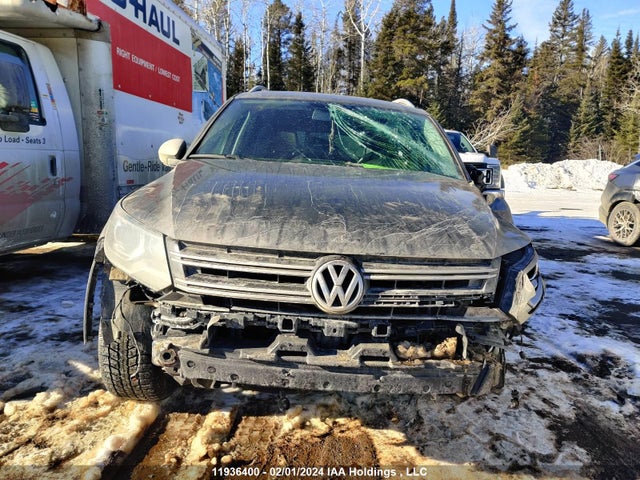 WVGJV7AX6FW559094 Volkswagen TIGUAN