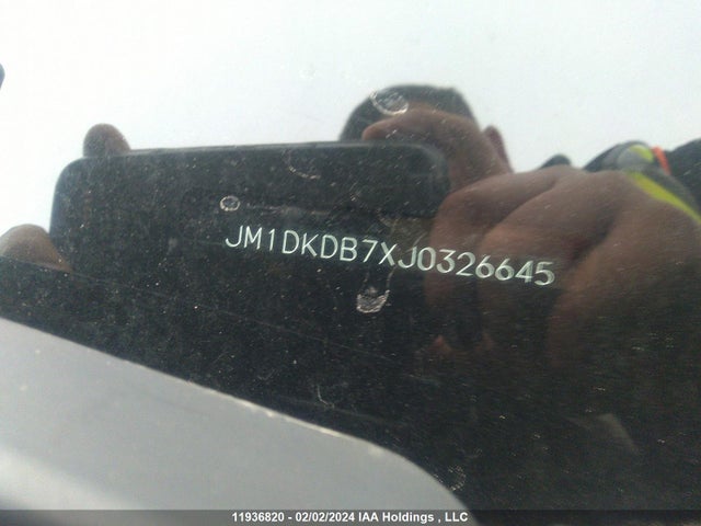 JM1DKDB7XJ0326645 Mazda Cx-3 Sport