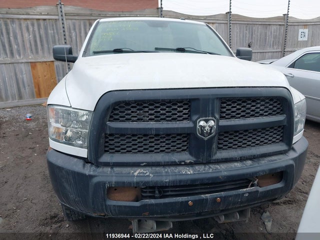 3C6MR5AJ3EG319883 RAM 2500 St