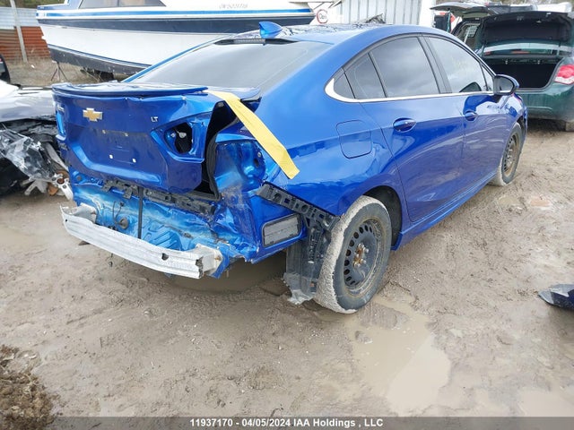 Chevrolet Cruze 2018 1G1BE5SM6J7245796 Image 4