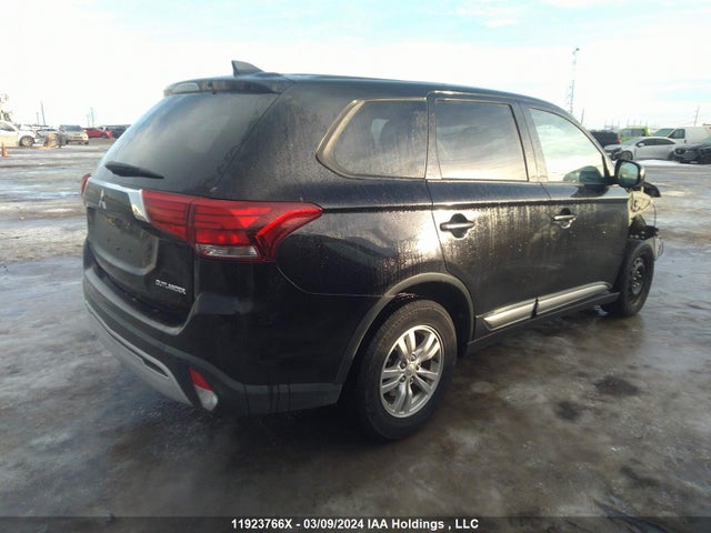 JA4AZ2A3XKZ606056 Mitsubishi Outlander