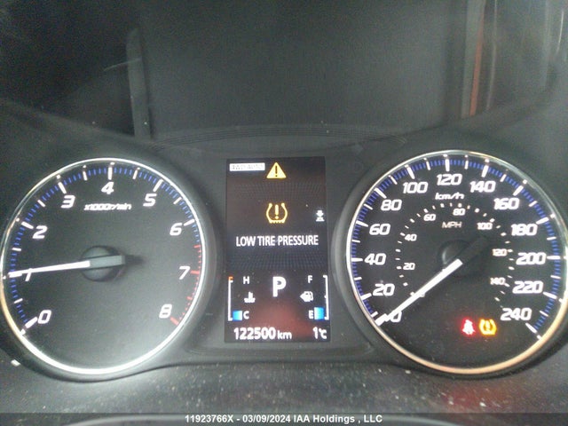 JA4AZ2A3XKZ606056 Mitsubishi Outlander
