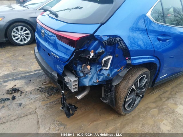 JTHP9JBH8L2022106 Lexus UX 250H