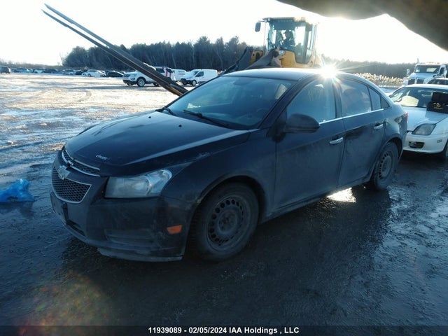 Chevrolet Cruze 2014 1G1PC5SB3E7245383 Image 2