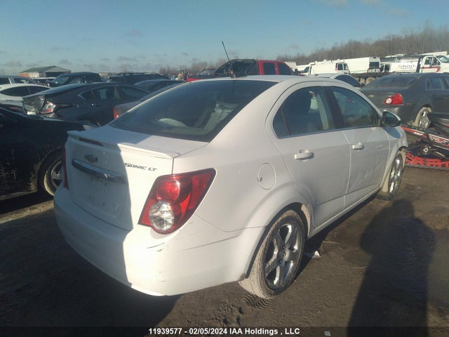 Chevrolet Sonic 2015 1G1JC5SH3F4175963 Image 4