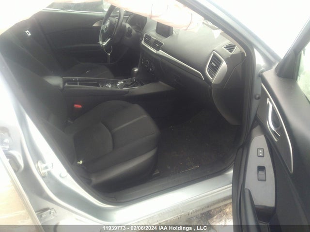 3MZBN1V78JM227969 Mazda MAZDA3