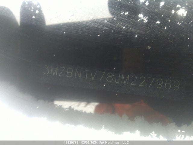 3MZBN1V78JM227969 Mazda MAZDA3