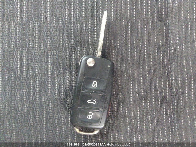 WVGKV3AX5EW583060 Volkswagen TIGUAN S