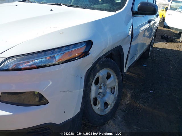 1C4PJLAS7EW189117 Jeep Cherokee Sport