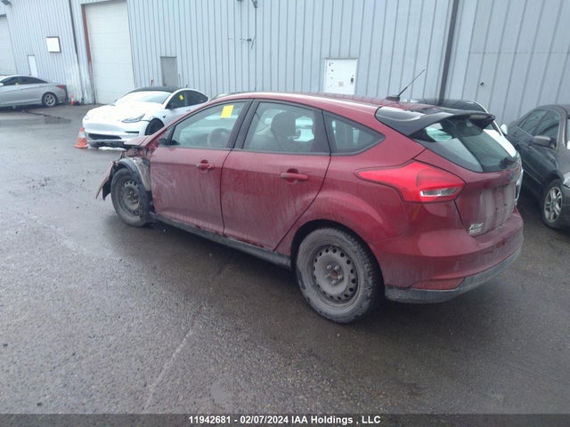 Ford FOCUS SE 2016 1FADP3K29GL264961 Image 3