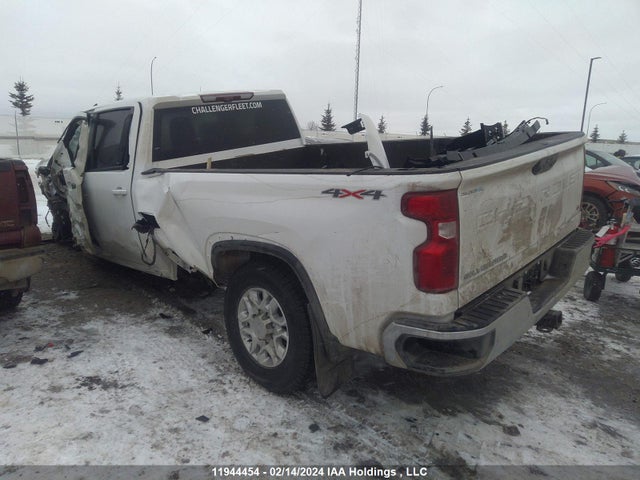 Chevrolet SILVERADO 2024 1GC4YTE75RF250510 Image 3