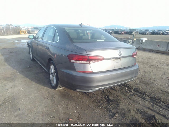 1VWBA7A36MC015675 Volkswagen PASSAT