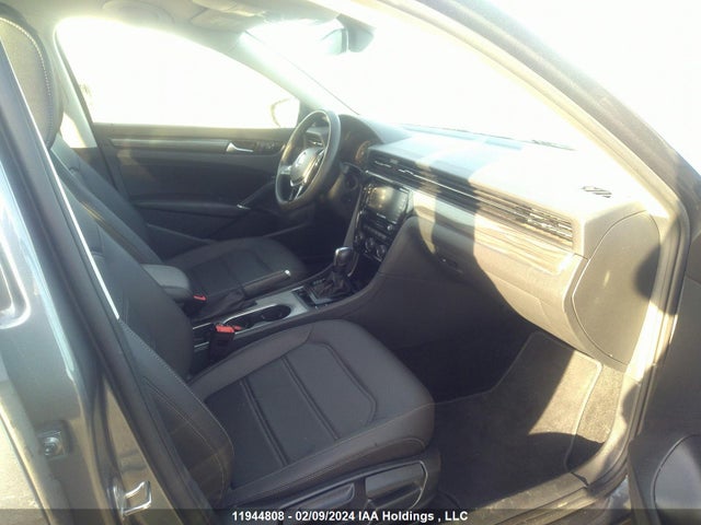 1VWBA7A36MC015675 Volkswagen PASSAT