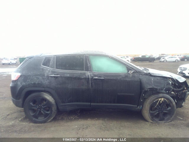 3C4NJDBB7JT493639 Jeep Compass Latitude