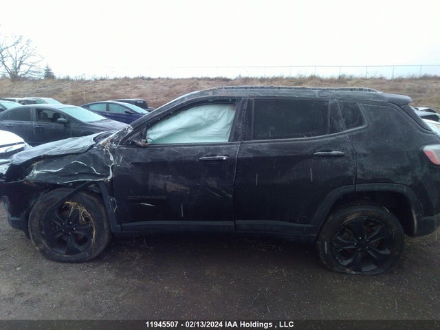3C4NJDBB7JT493639 Jeep Compass Latitude