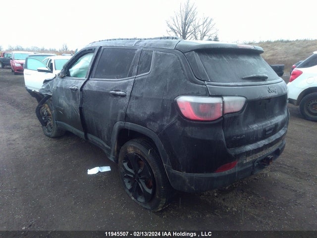 3C4NJDBB7JT493639 Jeep Compass Latitude