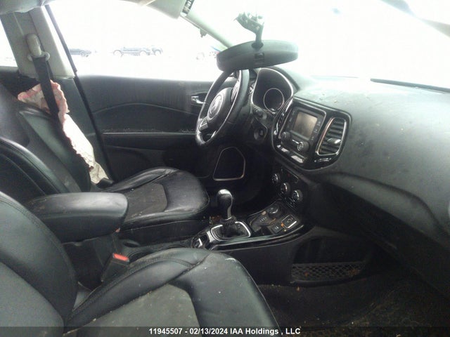 3C4NJDBB7JT493639 Jeep Compass Latitude