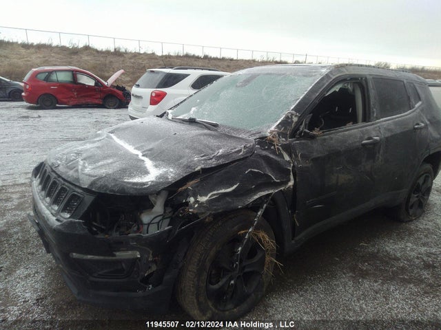 3C4NJDBB7JT493639 Jeep Compass Latitude