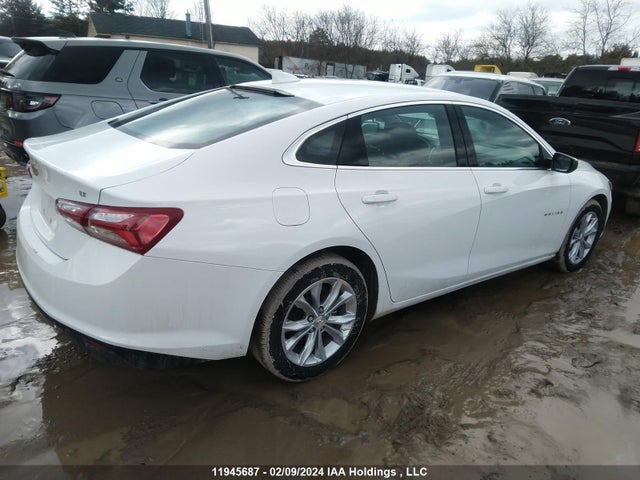 1G1ZD5ST9NF182018 Chevrolet Malibu