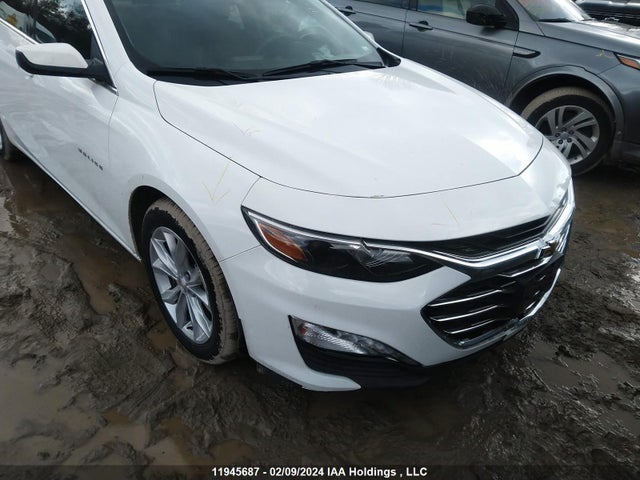 1G1ZD5ST9NF182018 Chevrolet Malibu