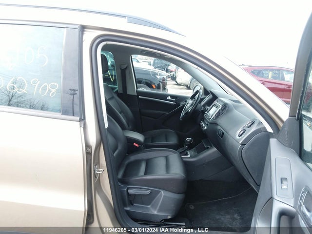 WVGJV7AX3FW062908 Volkswagen Tiguan S/se/sel/r-line