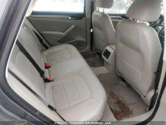 1VWBV7A36FC022469 Volkswagen PASSAT