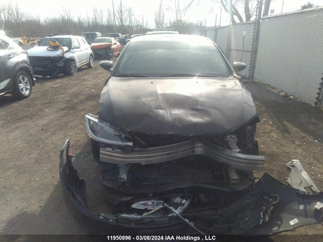 Chrysler 200 LX 2015 1C3CCCFB5FN570428 Image 13