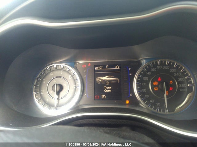 1C3CCCFB5FN570428 Chrysler 200 LX