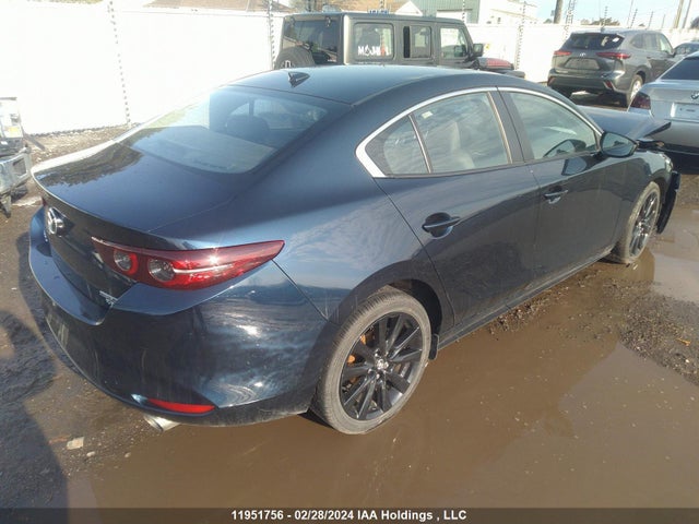 JM1BPBDY5M1317952 Mazda 3 Premium
