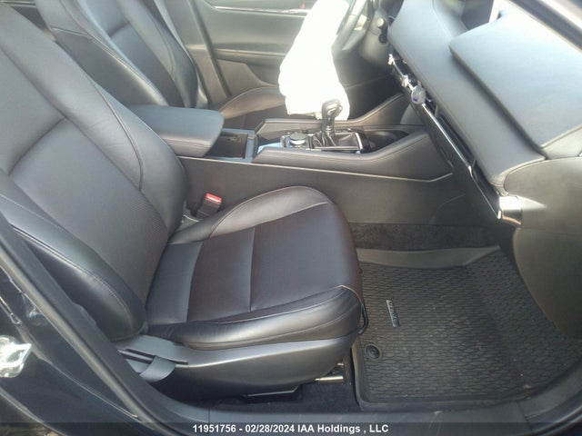 JM1BPBDY5M1317952 Mazda 3 Premium