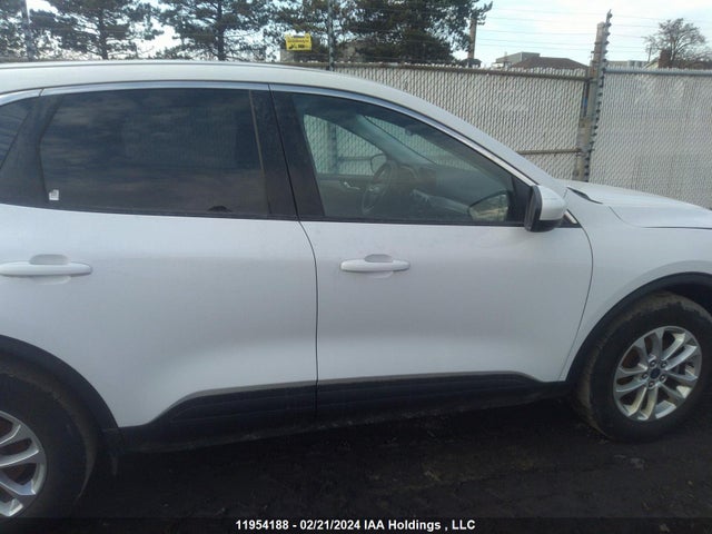 1FMCU9G68MUA71800 Ford ESCAPE SE