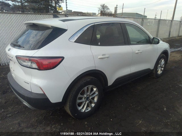1FMCU9G68MUA71800 Ford ESCAPE SE