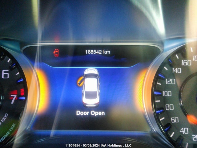 1C3CCCBG7FN718242 Chrysler 200 S