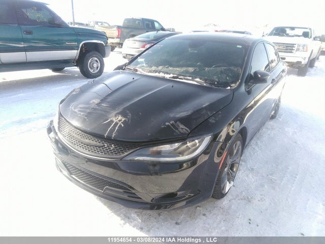 1C3CCCBG7FN718242 Chrysler 200 S