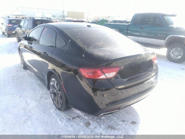 1C3CCCBG7FN718242 Chrysler 200 S