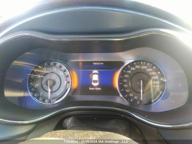1C3CCCBG7FN718242 Chrysler 200 S