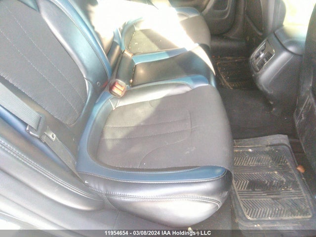 1C3CCCBG7FN718242 Chrysler 200 S