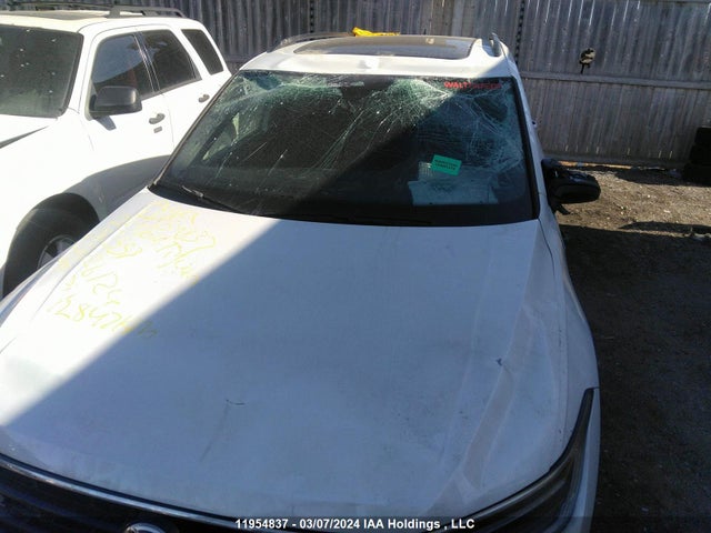 3VV8B7AX4RM012553 Volkswagen Tiguan