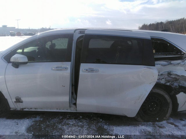Toyota Sienna 2021 5TDGRKEC9MS050028 Image 14