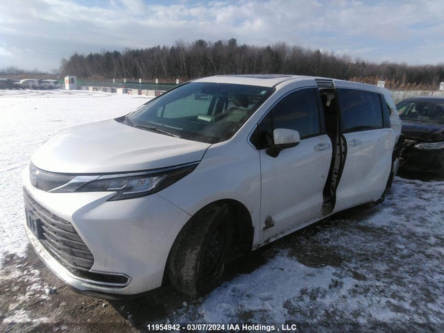 Toyota Sienna 2021 5TDGRKEC9MS050028 Image 2